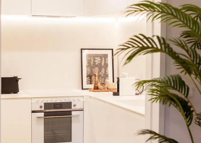 Апартаменты Flh Cais Sodre Artsy Flat *